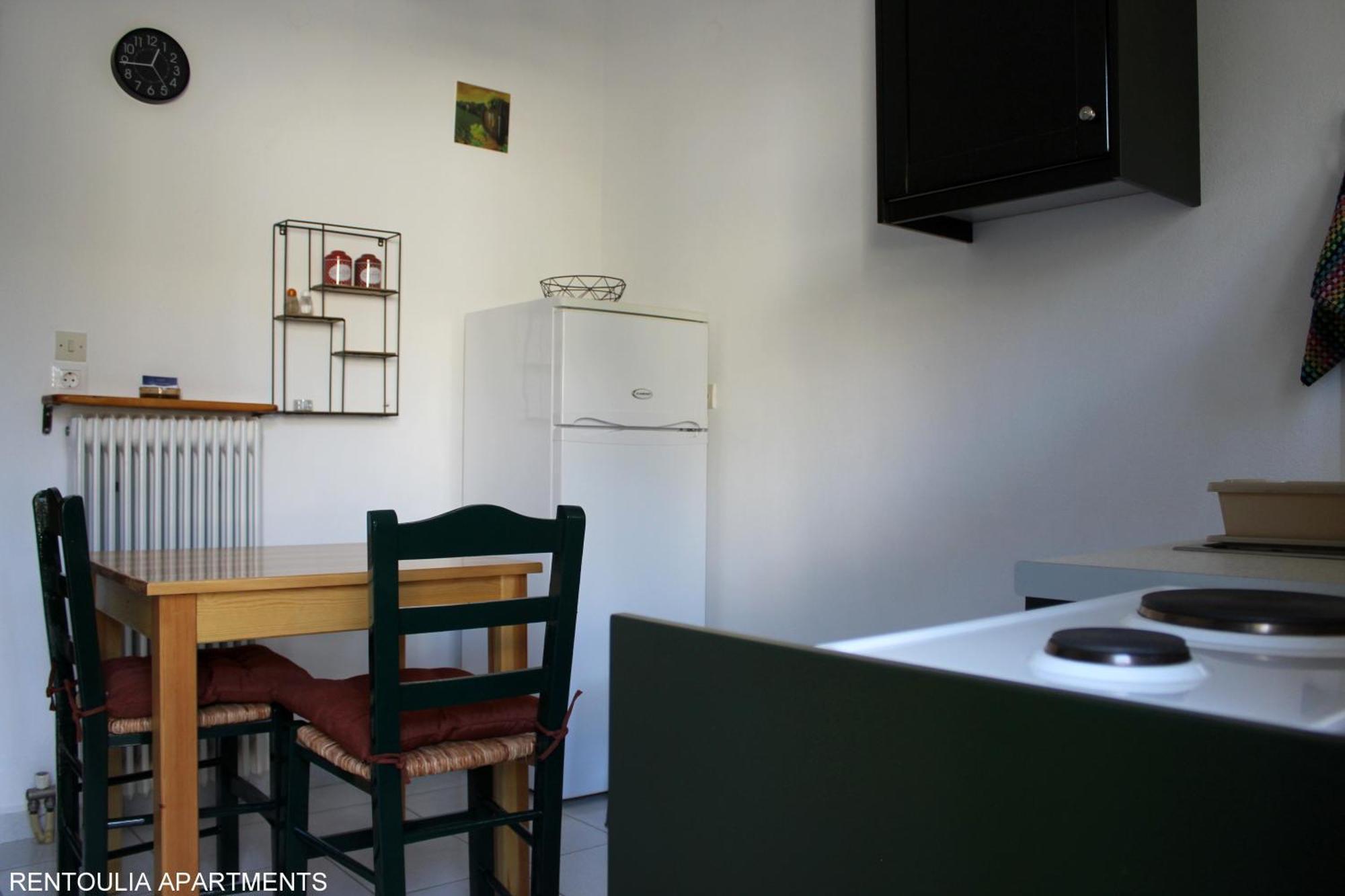 Rentoulia Apartments Poúlithra エクステリア 写真
