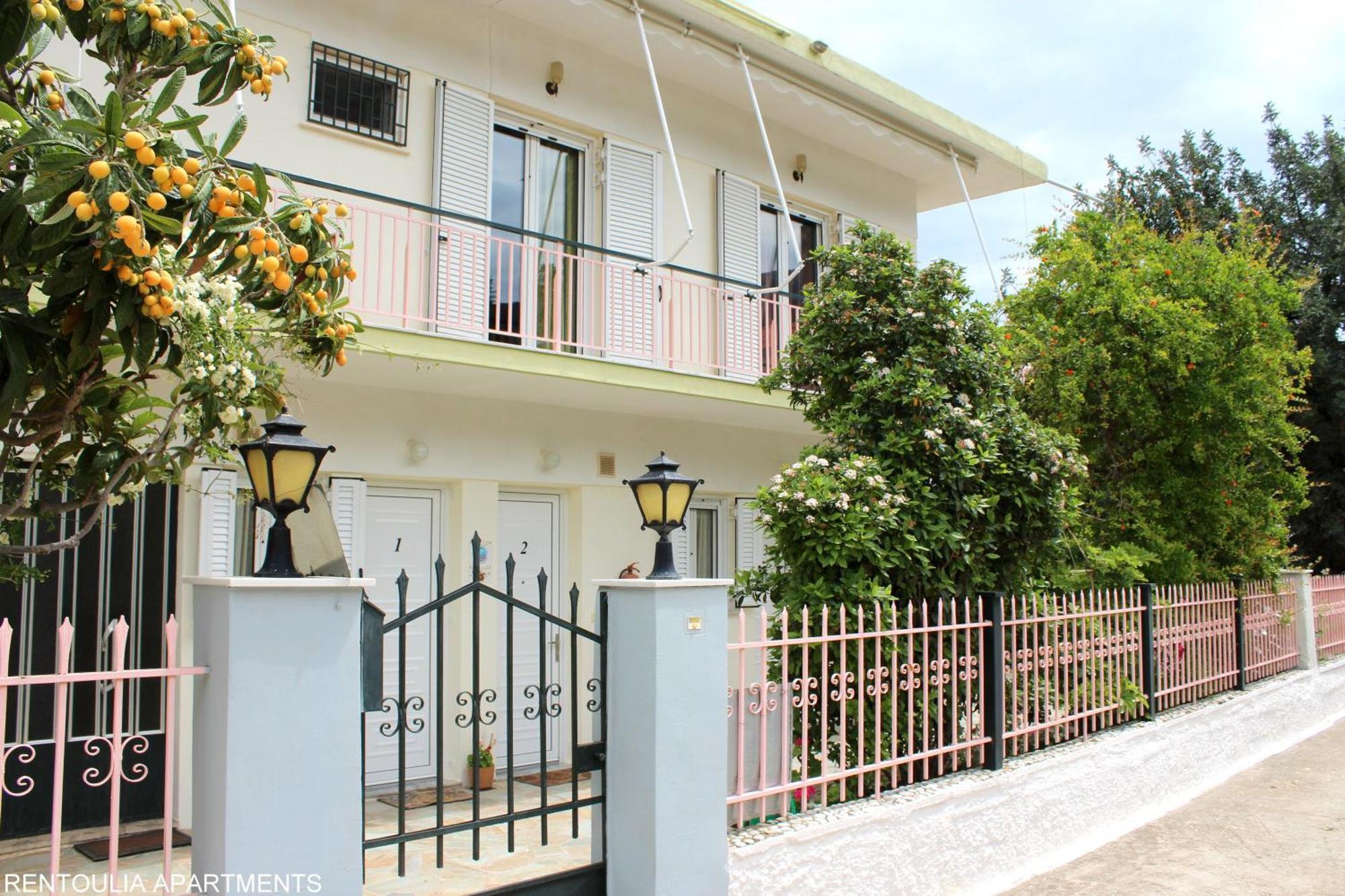 Rentoulia Apartments Poúlithra エクステリア 写真