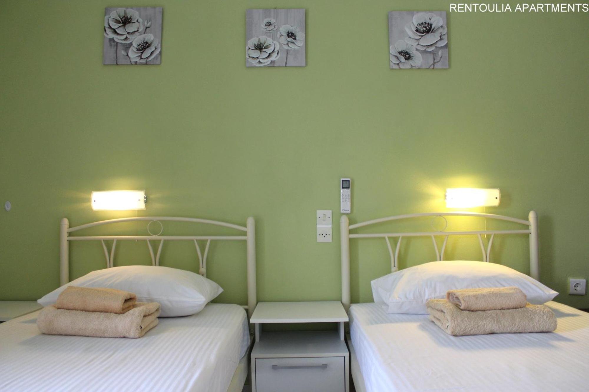 Rentoulia Apartments Poúlithra エクステリア 写真