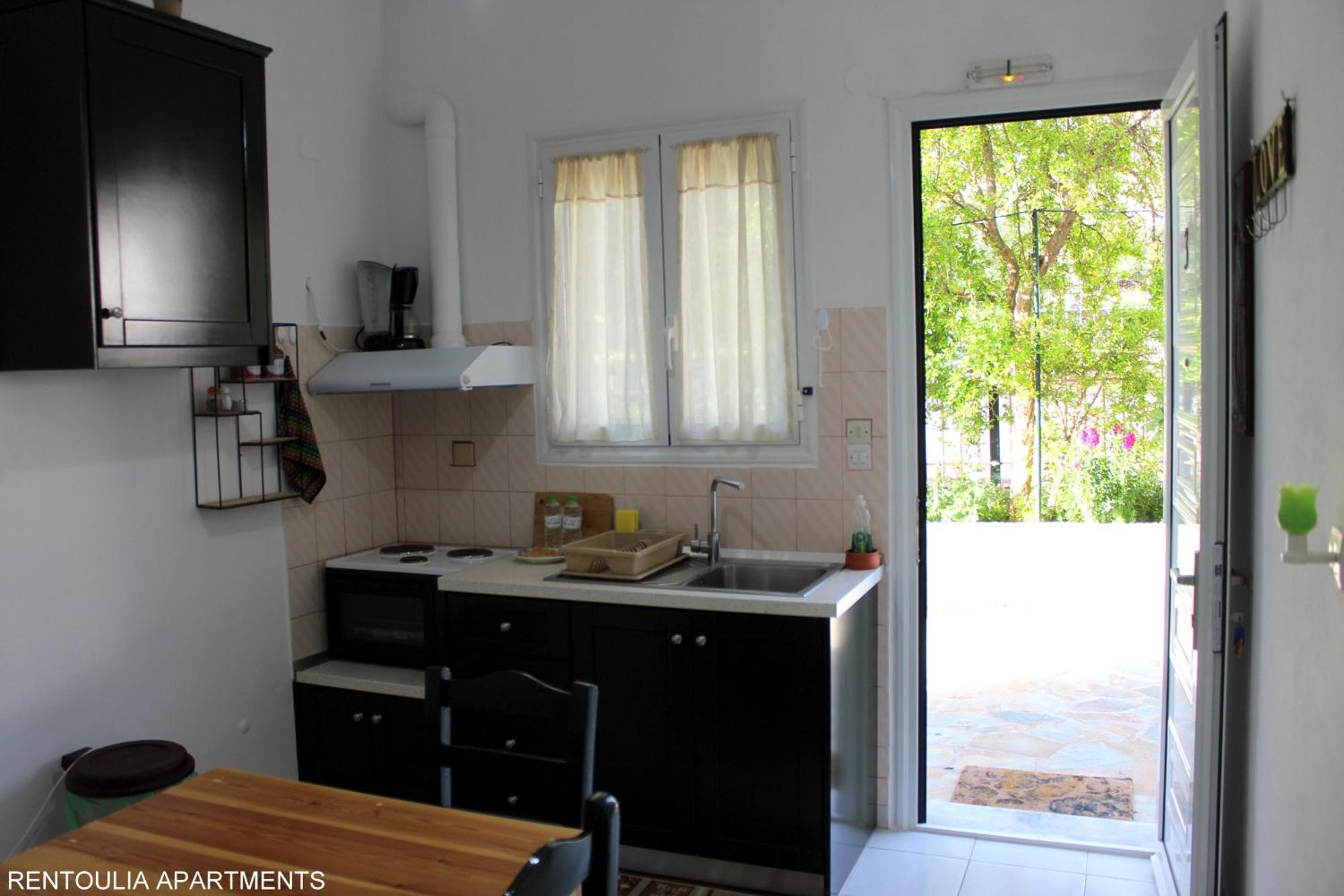 Rentoulia Apartments Poúlithra エクステリア 写真