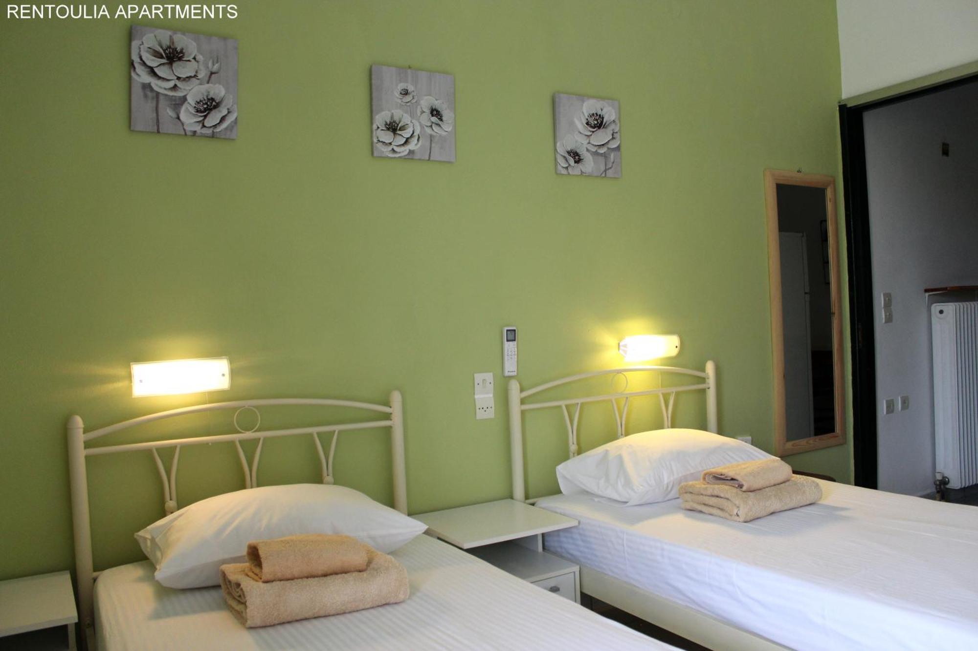Rentoulia Apartments Poúlithra エクステリア 写真