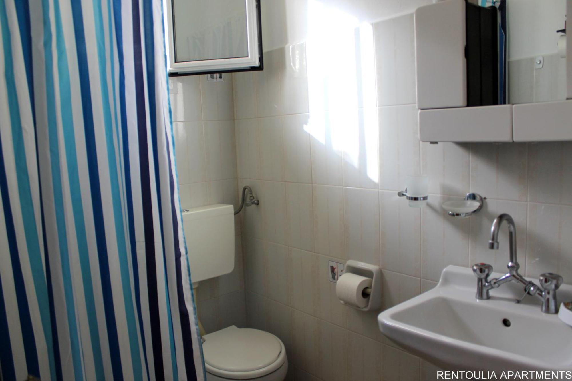 Rentoulia Apartments Poúlithra エクステリア 写真