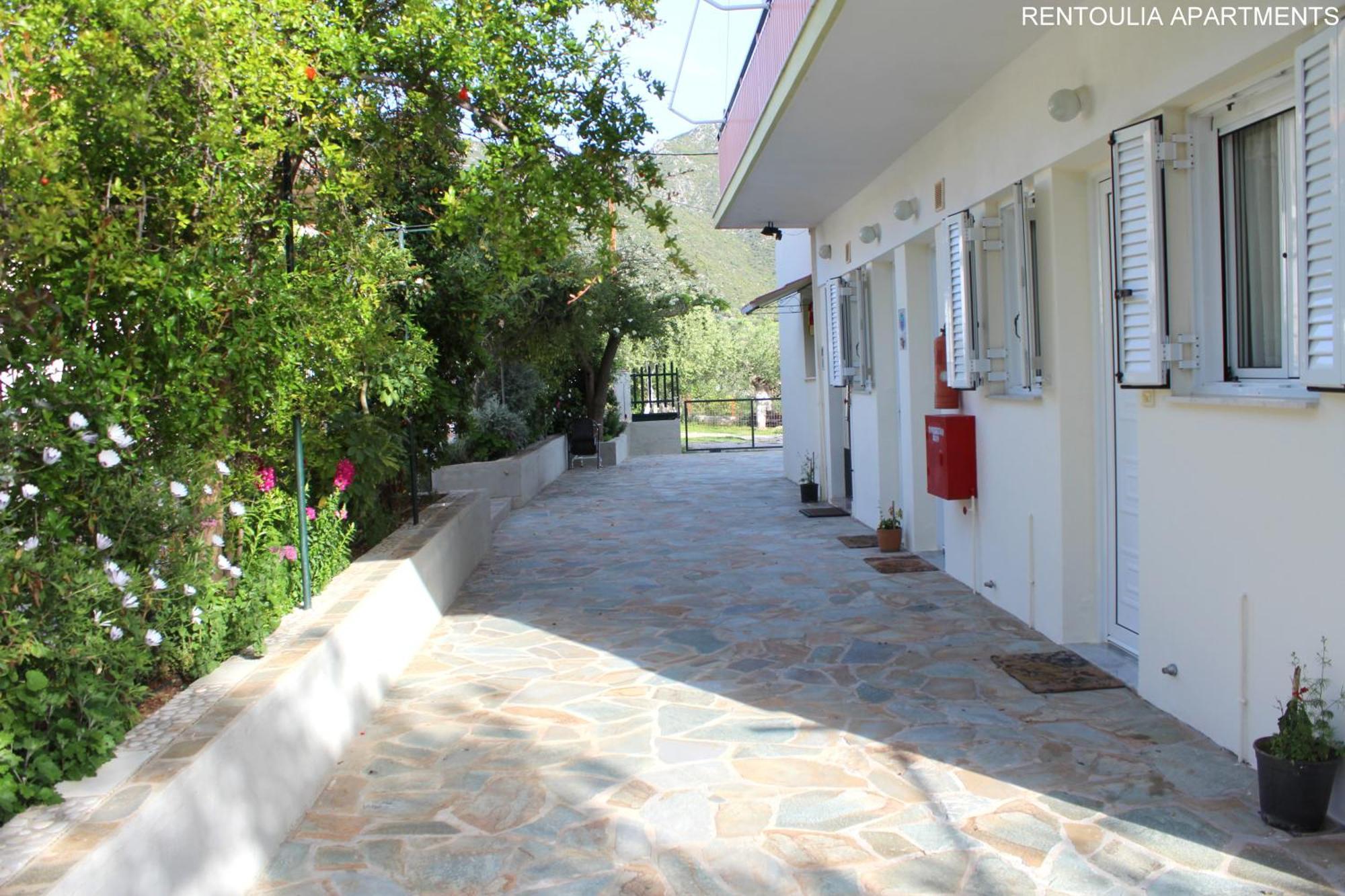Rentoulia Apartments Poúlithra エクステリア 写真